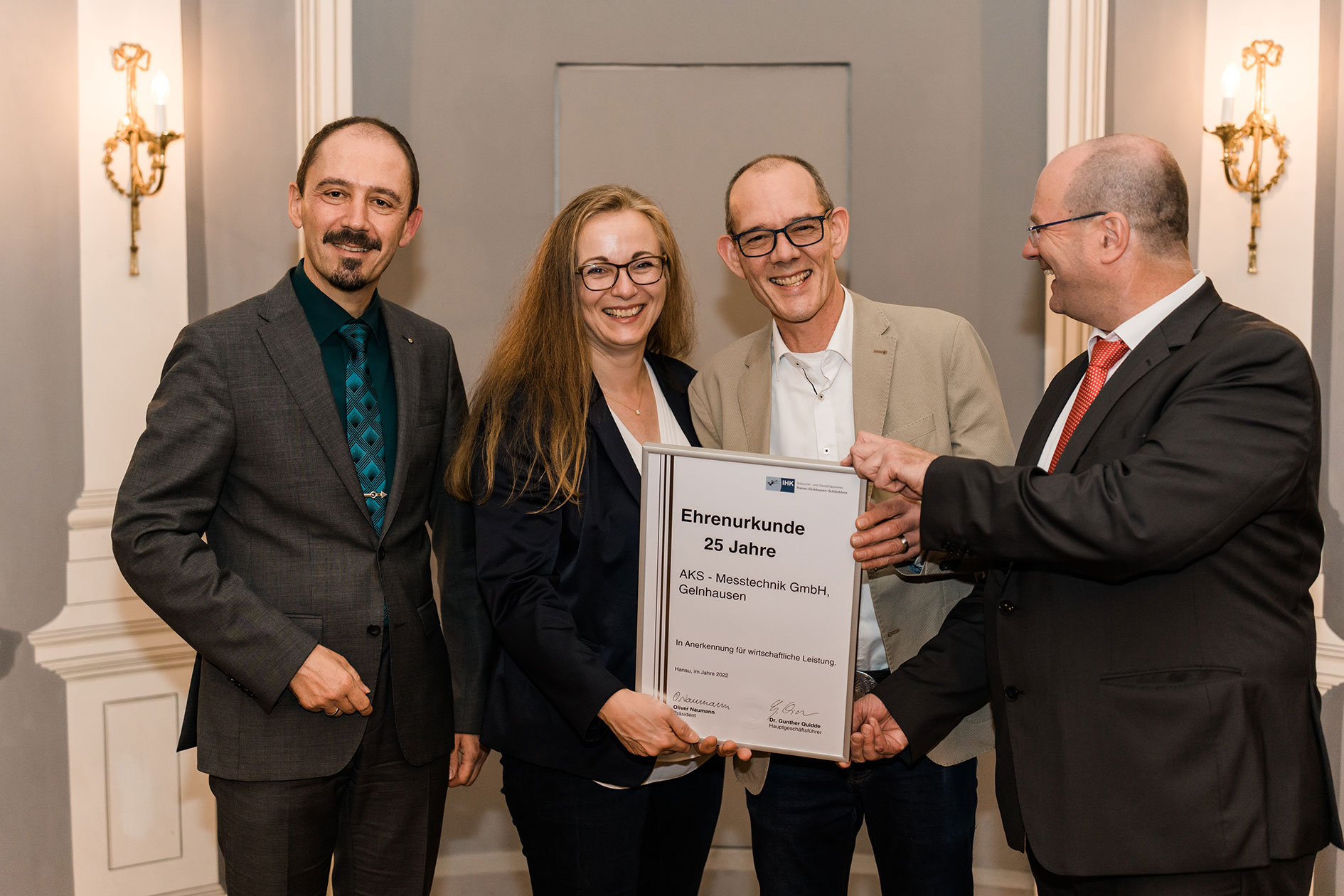 Urkundenverleihung bei der IHK Hanau.